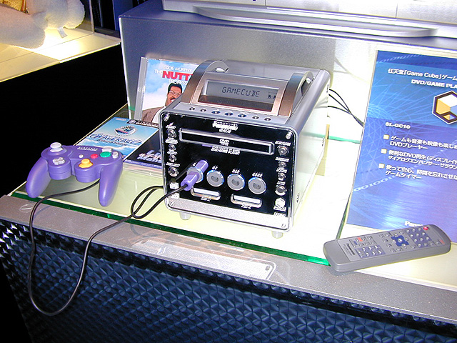 パナソニックブランドのゲームキューブ互換マシン「SL-GC10」がCEATEC 