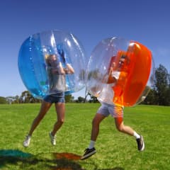 思いっきり体当たり 転がりが可能になる新体験 バブルボール 発売 Game Watch