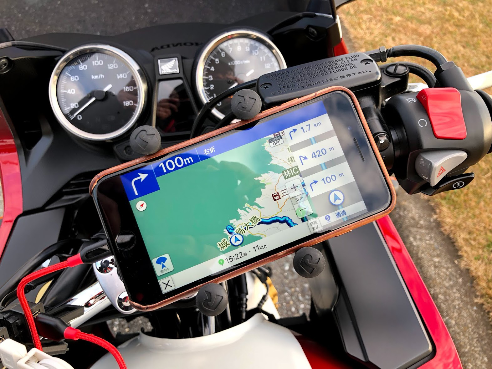Iphone Xをバイク用ナビにするのは適切か