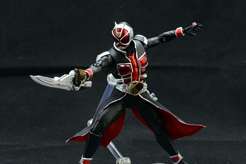 魂レビュー 魔法の布 を得た指輪の魔法使いの格好良さ S H Figuarts 真骨彫製法 仮面ライダーウィザード フレイムスタイル Game Watch