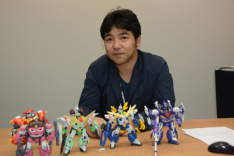 魂インタビュー 大人になった ケロプラ ファンに贈る Keroro魂 ケロロロボuc 3つのモードに変形するカッコイイメカを見よ Game Watch