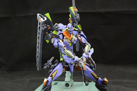 魂レビュー こういうエヴァが欲しかった Metal Build エヴァンゲリオン初号機 鋼の筋肉 カッコ良すぎるディテール そしてユニークなアレンジ Game Watch