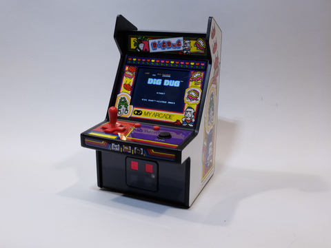 ゲーセンが手の中に 2つのアーケード筐体型ミニゲーム機 レトロアーケード と Tiny Arcade を遊んでみた Game Watch