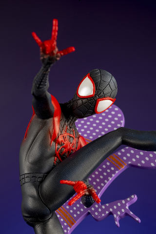 スパイダーマンは1人じゃない スパイダーマン スパイダーバース の躍動感あふれるフィギュアが登場 Game Watch