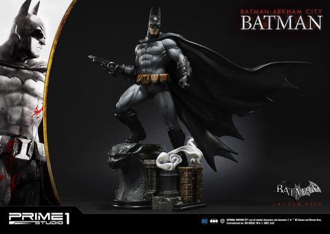 ギッチギチの胸板にバッツバツのふともも プライム1スタジオ バットマン アーカム シティ より バットマン のスタチューを発売 Game Watch