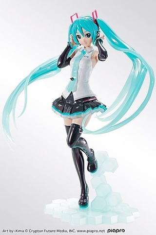 透明感のある色彩が表現されたプラモデル Figure Riselabo 初音ミクv4x 本日より順次予約受付開始 Game Watch