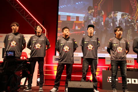 父ノ背中 と Fnatic が激突 笑いあり感動ありの レインボーシックス シージ エキシビションマッチの模様をお届け Game Watch