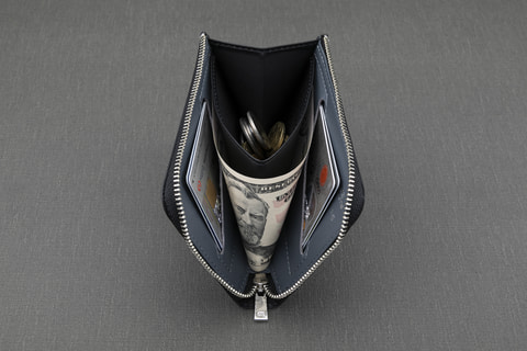 坂本ラヂヲ コジマプロダクションとコラボしたミニ財布を追加販売決定 Game Watch