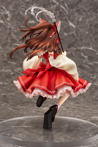 霊夢 が見つめてくれる夢のシチュエーションも 東方project より 博麗霊夢 のフィギュアが登場 Game Watch