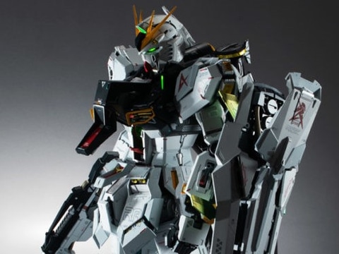 ν ガンダム フィギュア