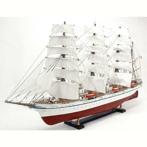 製作参考時間は500時間 ウッディジョー 木製帆船模型 1 80 日本丸 を発売中 Game Watch