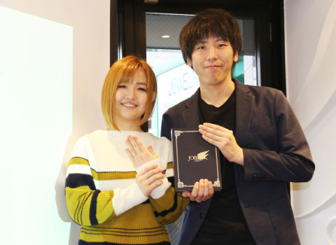 Lineでプロポーズ プロゲーマーももち チョコブランカ夫妻が Job婚 イベントで結婚指輪を披露 Game Watch