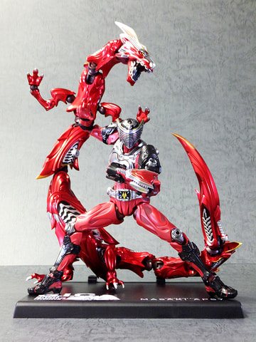 発売目前 魂ウェブにて S I C 仮面ライダークウガ マイティフォーム 仮面ライダー龍騎 の最速レビューが公開 Game Watch