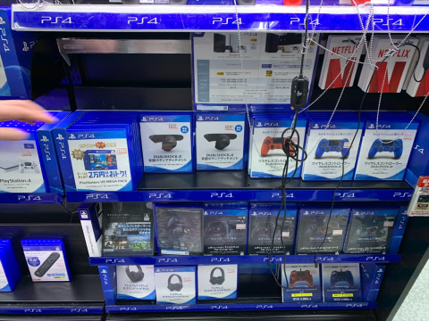 争奪戦不可避 Dualshock 4背面ボタンアタッチメント を店頭購入してきた Game Watch