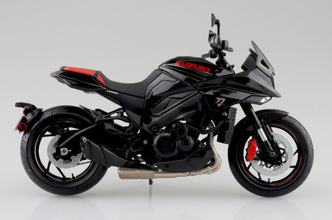 刀 の文字が馴染む黒いボディ Suzuki Gsx S1000s Katana の完成品バイクが発売 Game Watch