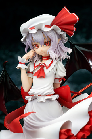 風でスカートが煽られ生足があらわに 東方project より レミリア スカーレット のフィギュアが登場 Game Watch