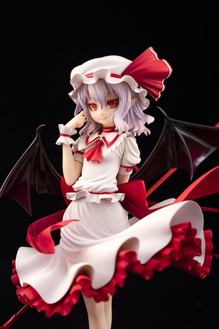 風でスカートが煽られ生足があらわに 東方project より レミリア スカーレット のフィギュアが登場 Game Watch