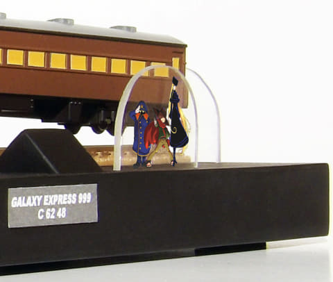 劇中同様機関車が宙に浮く フローティングモデル銀河鉄道999