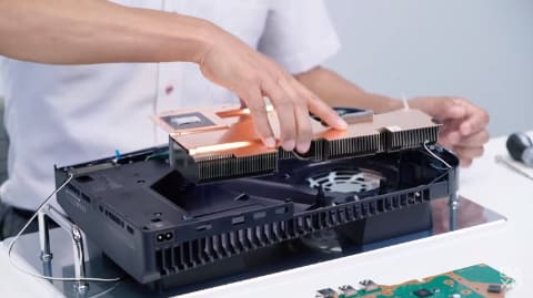 Ps5の心臓部には液体金属を採用 冷却機構が分解動画で明らかに Game Watch