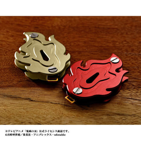 煉獄さんの 鍔 がキーケースに 鬼滅の刃 Keyitem 煉獄杏寿郎 紅色 金色 登場 Game Watch