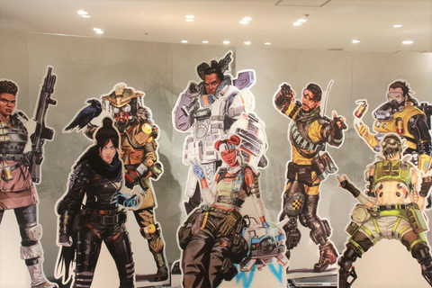 Apex 公式ショップ 気になる内容を紹介 ネッシーぬいぐるみなどのグッズが盛りだくさん Game Watch