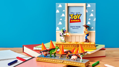 トイ ストーリー2 の名場面を再現したコレクタブルフィギュアなどが5月17日発売 Game Watch