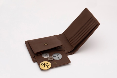 メイドインアビス より 価値を精算できるお財布 が12月発売 Game Watch