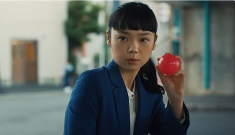 永山瑛太さん演じる ポケモンの世界から来た男 登場 ポケモンsv の新cmが公開 Game Watch