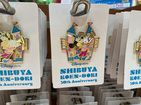 ディズニーストア30周年 特別デザインのコレクタブルキーやピンバッジなどが数量限定販売 Game Watch