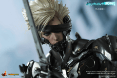 Metal Gear Rising Revengeance の雷電がマスターピースで登場 Game Watch