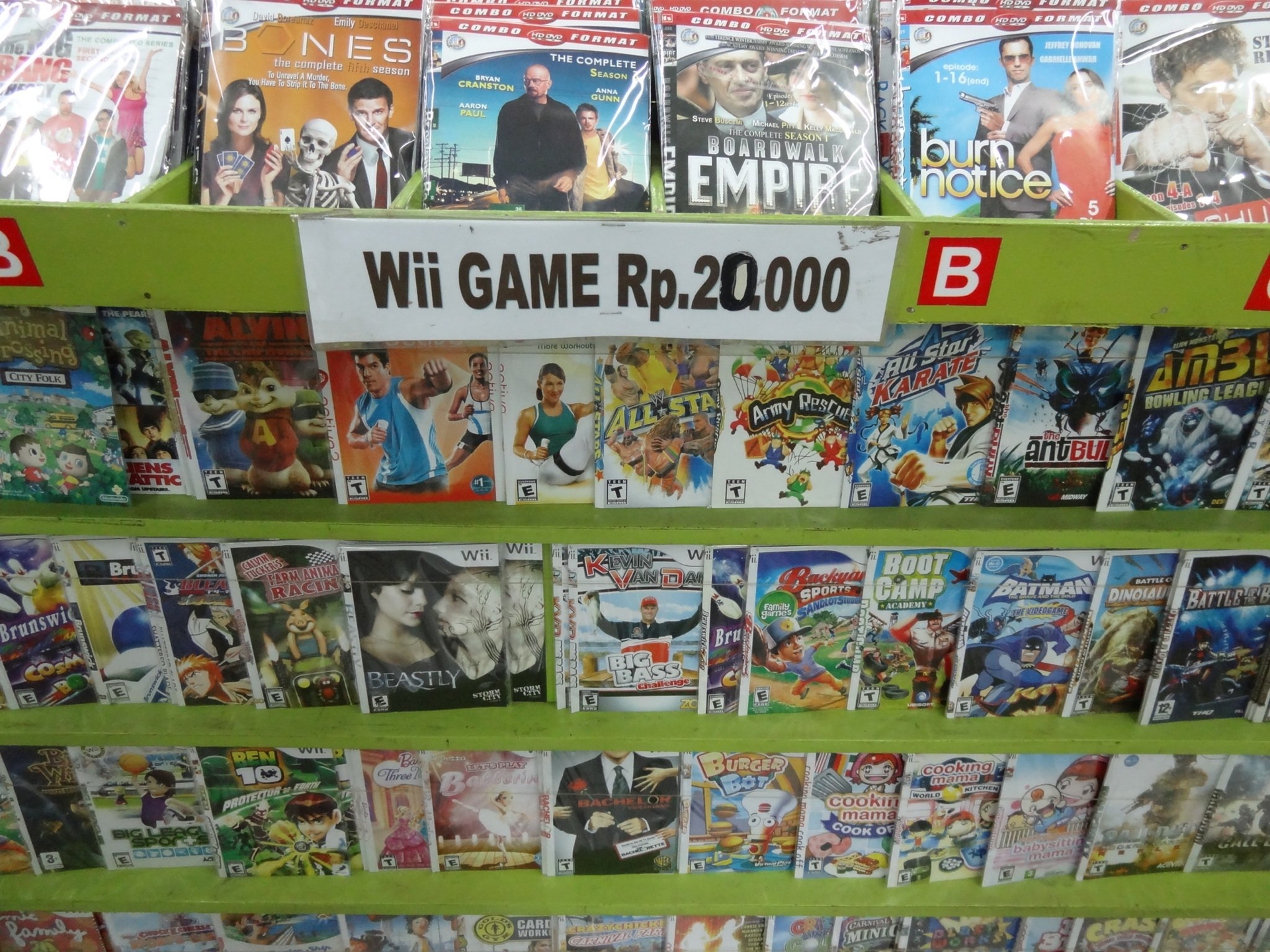 拡大画像 海賊版最後の秘境を発見 ジャカルタゲームショップレポート 1 37 Game Watch