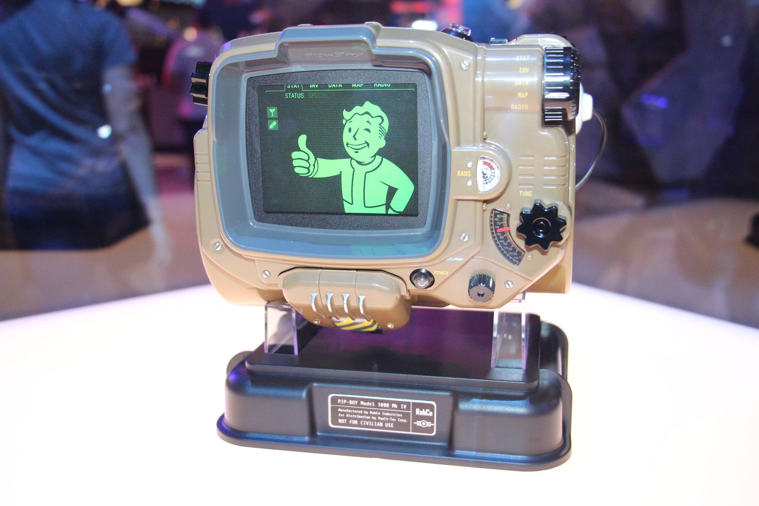 拡大画像 Bethesda Fallout 4 を初出展 リアル版pip Boyに魅了される 14 17 Game Watch