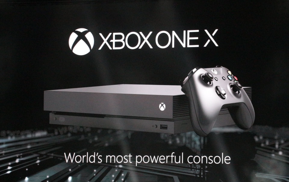Xbox One X、発売日当日の入手は絶望的か？ - GAME Watch