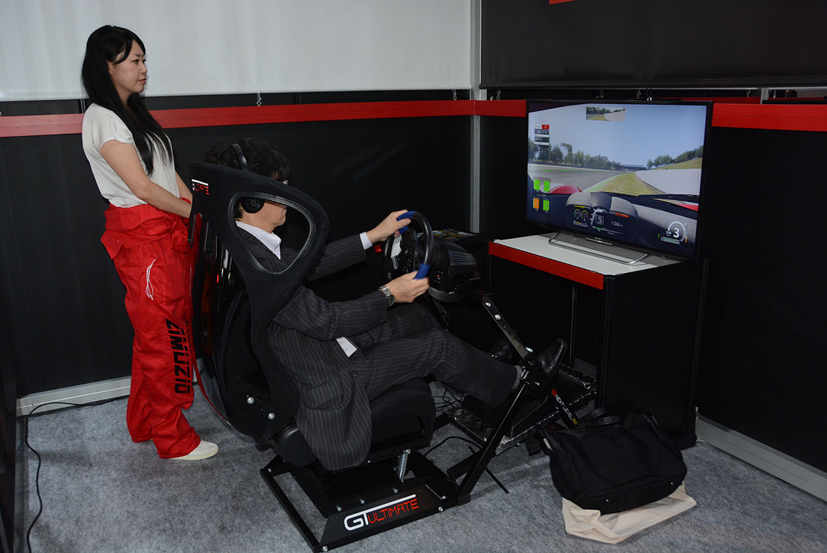 playseat レーシングシミュレーターおまけ付き あさく