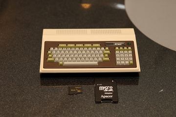 伝説のゲームコンソール「PC-8001」、復刻版の単体販売が決定