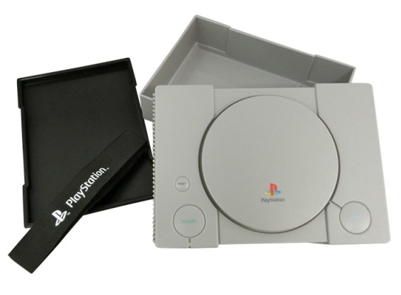 初代プレイステーションを模したお弁当箱 Playstation ランチボックス が9月第2週よりプライズ商品に Game Watch