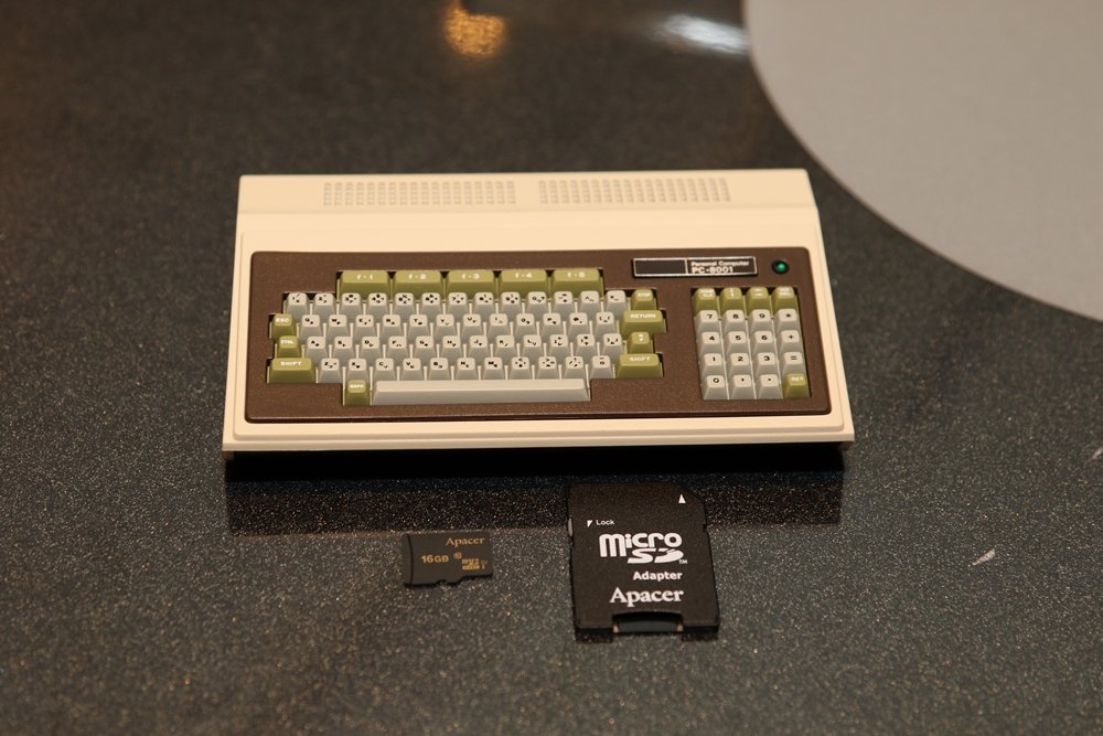 伝説のゲームコンソール「PC-8001」、復刻版の単体販売が決定！ - GAME