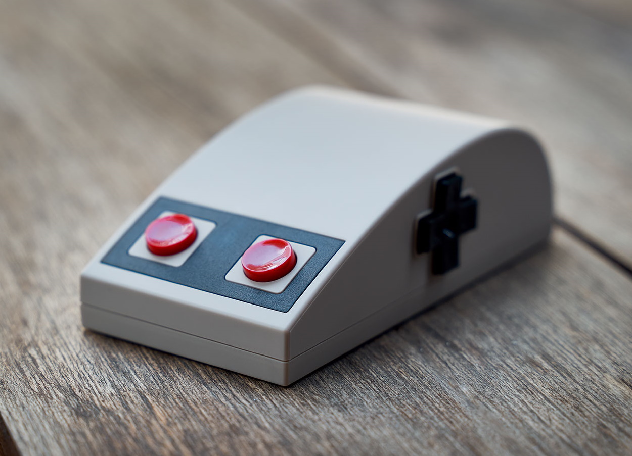 海外版ファミコン「NES」風デザインの無線マウスが8BitDoより販売中！ - GAME Watch