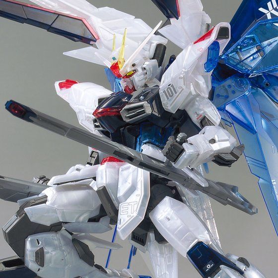 MG 1/100 ガンダムベース限定 フリーダムガンダム Ver.2.0［クリア