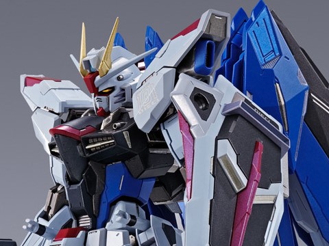 翼のように躍動感のあるシルエットを実現！ 「ガンダムSEED