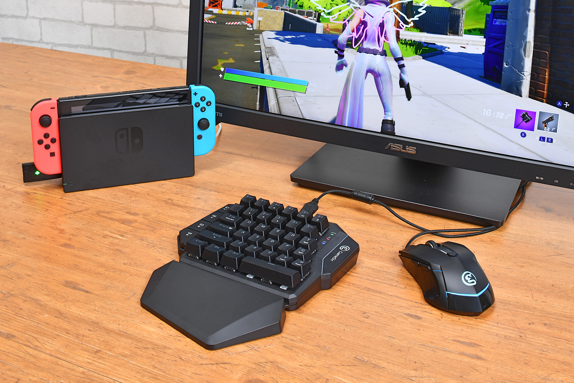 Switch版「フォートナイト」2,000時間プレイの凄腕中学生、「GameSir VX」のマウス＆キーパッド環境でさらなる上達なるか!? - GAME  Watch