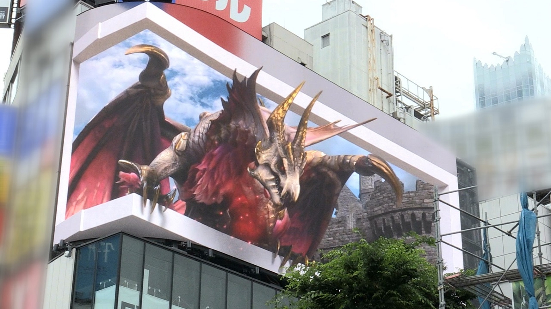 等身大メル ゼナが新宿に襲来 Mhサンブレイク 新宿駅前 クロス新宿ビジョン で特別映像放映開始 Game Watch