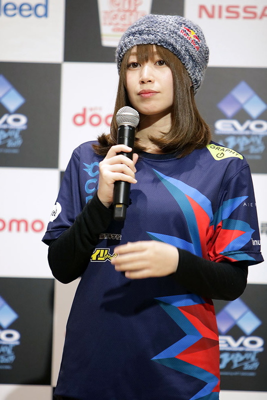 鉄拳」元プロ・たぬかなさんが「週刊ヤングマガジン」の巻末グラビアに