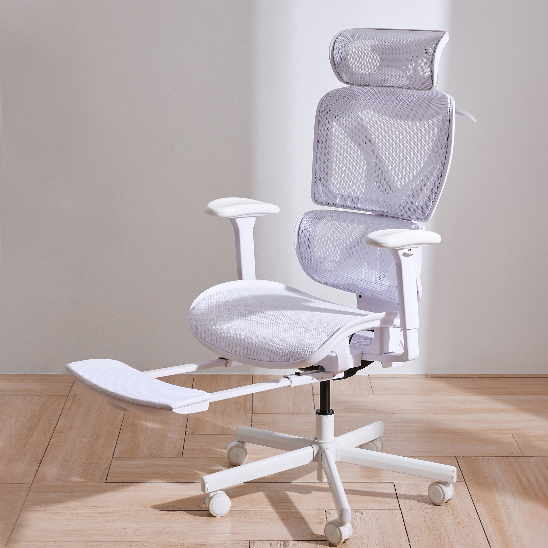真っ白なワークチェア「COFO Chair white」が本日8月20日より再販売