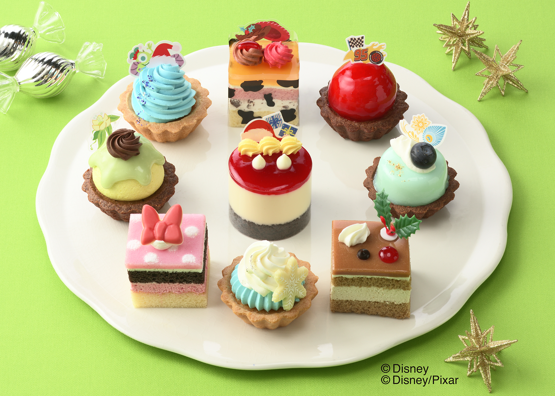 銀座コージーコーナー、プチケーキアソート「＜ディズニー/ピクサー 