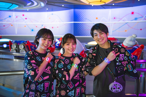 ベイマックスの光るバングルなど「サマー・クールオフ at Tokyo Disney