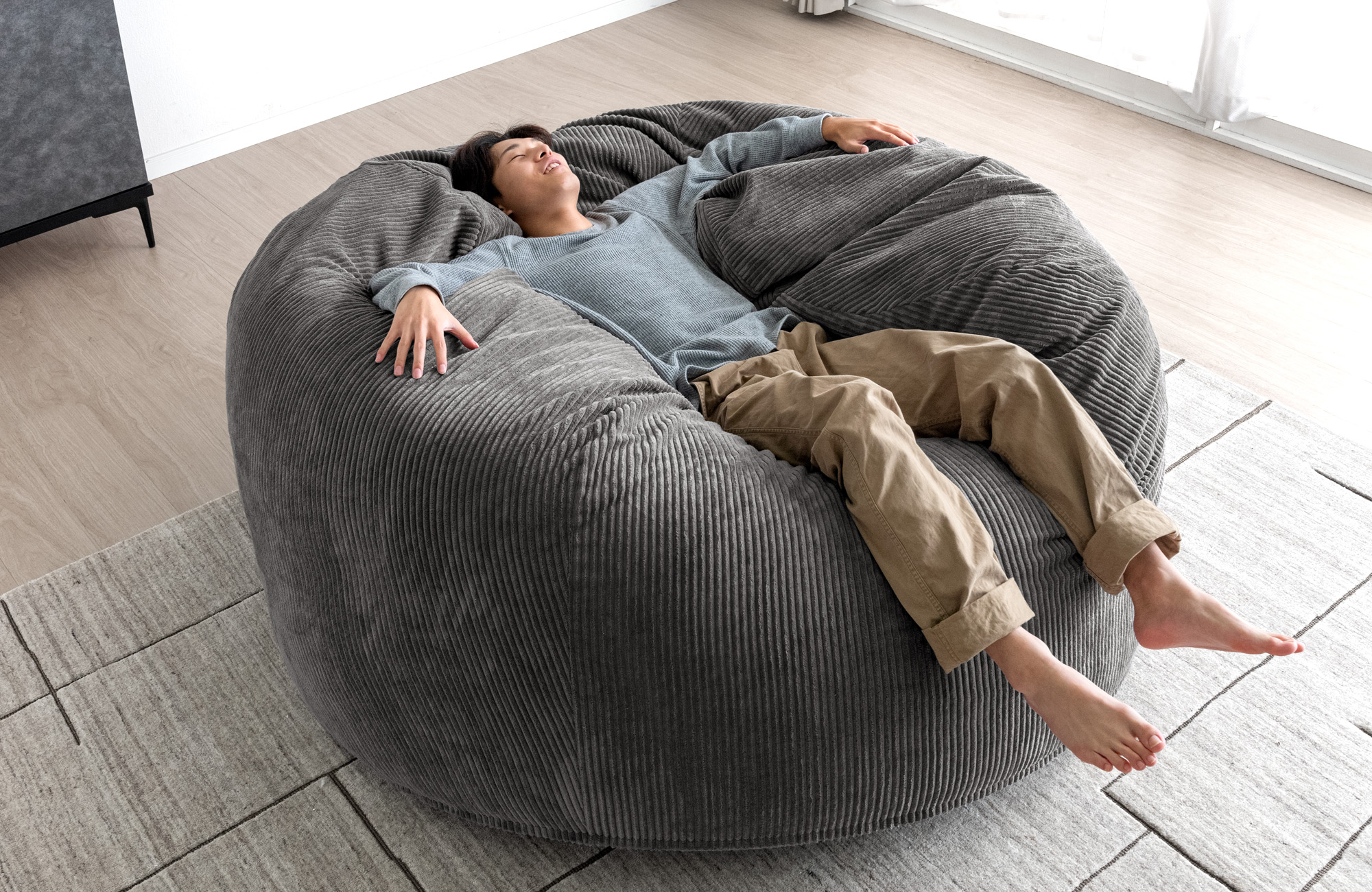 人をダメにする最終形態！ 超ど級「もっちりフィットクッション」が