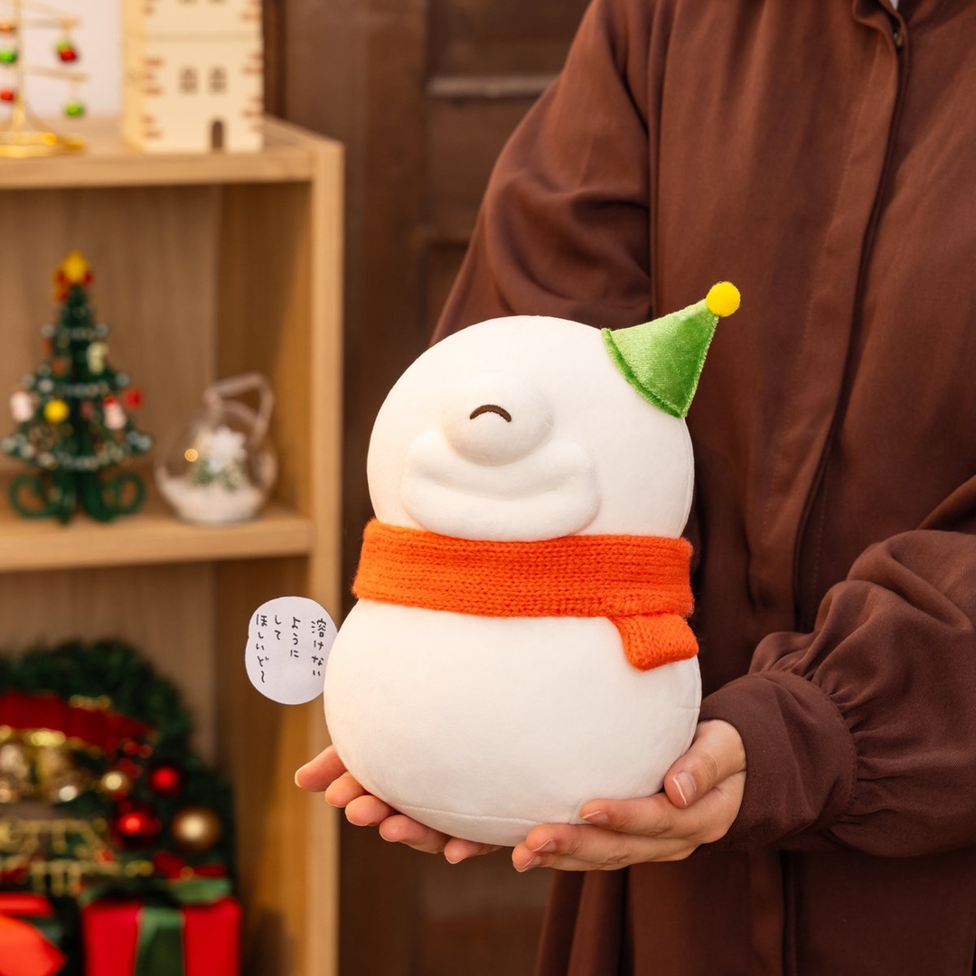 ちいかわ」オデがクリスマス仕様の雪だるまに！ 「オデ雪だるま