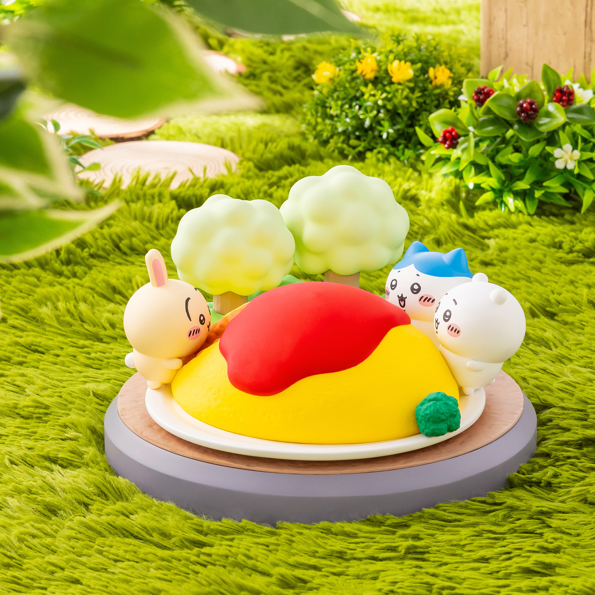 ちいかわ」巨大なオムライス型ルームライトが3月12日予約開始。おいし