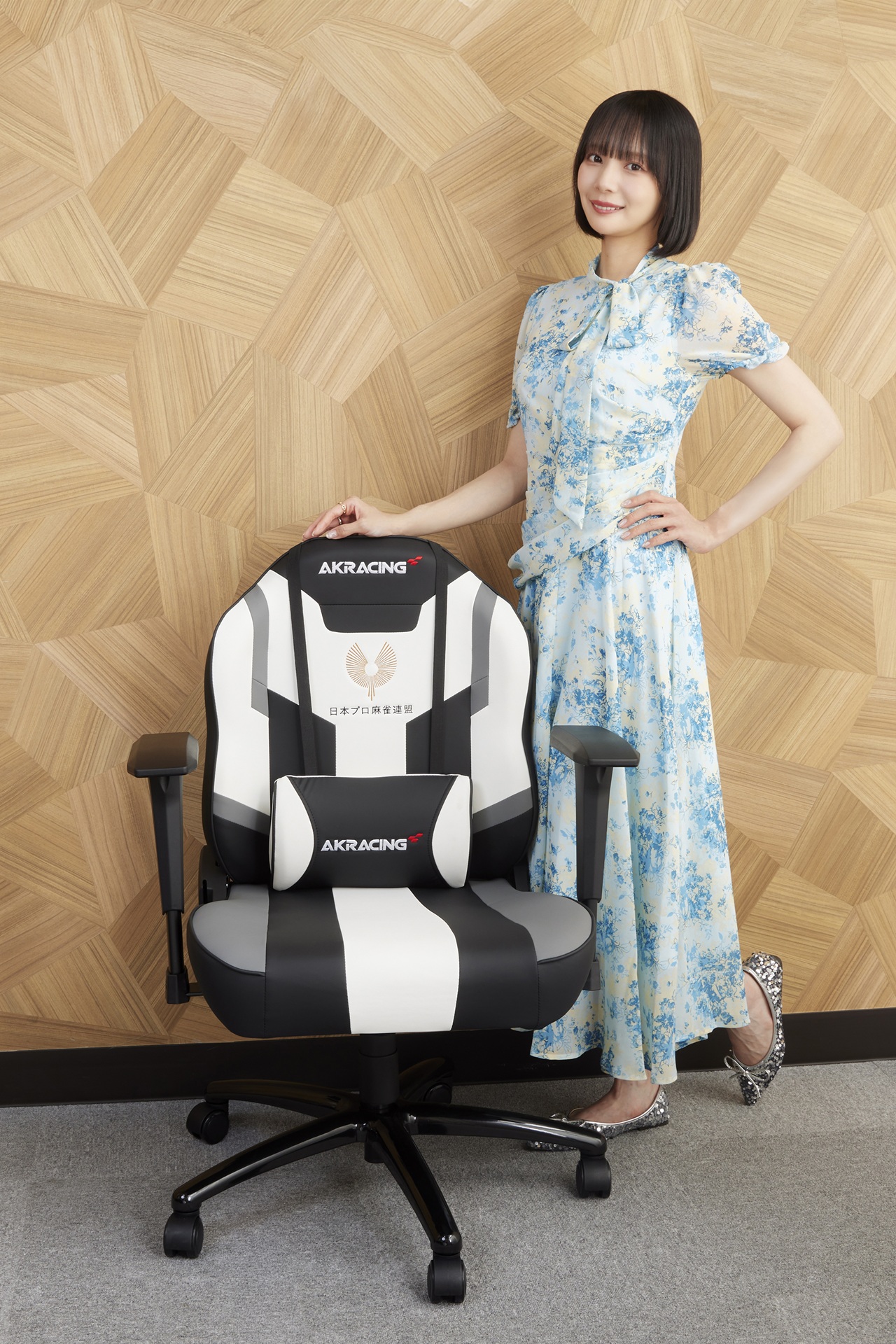 AKRacingから“麻雀特化”のゲーミングチェア「MJ Grey」発売！ ロー